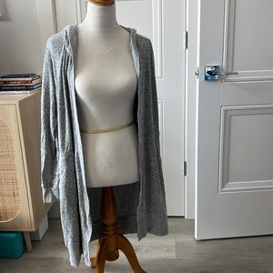 Long stretchy hoodie duster style Marled grey cardigan, pockets! GUC size L